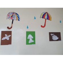 „Po skėčiu“