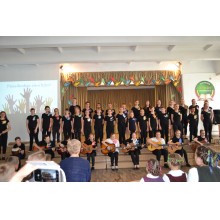 Meno kolektyvų baigiamasis koncertas „Pasveikinkim vieni kitus“
