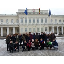 8b klasės išvyka į Valstybės pažinimo centrą ir Iliuzijų muziejų Vilniuje